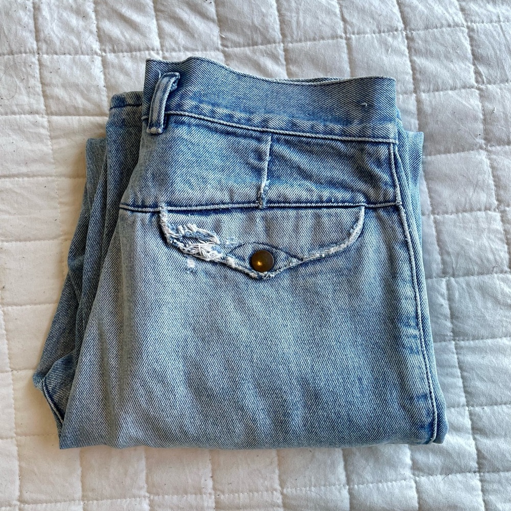 1980s Texwood Highwaisted Lightwash Distressed Mom Jeans